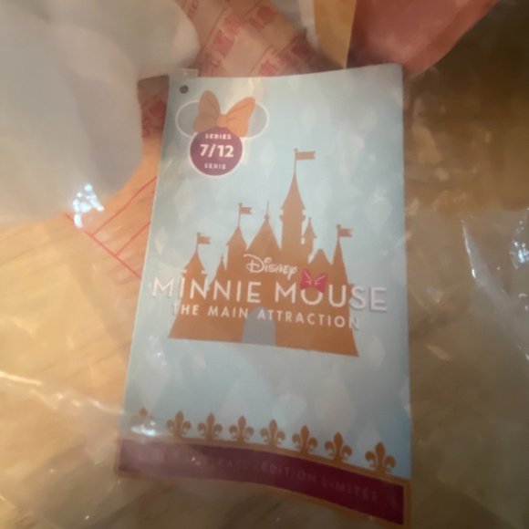 Disney Minnie Mouse Soft Toy Limited Edition - Picture 5 of 8
